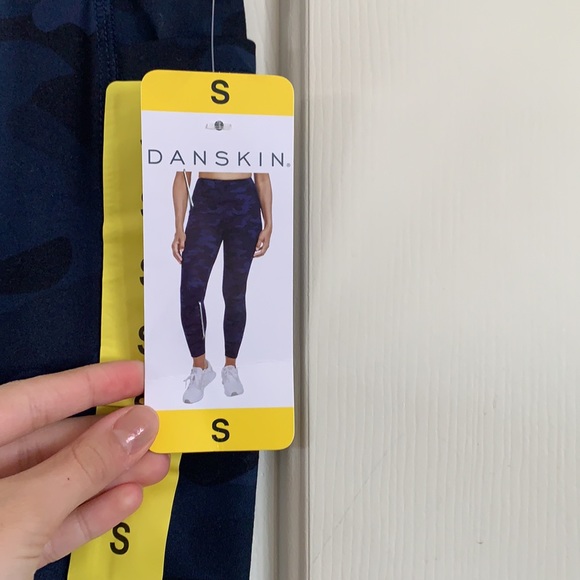 Danskin leggings. - Picture 5 of 7